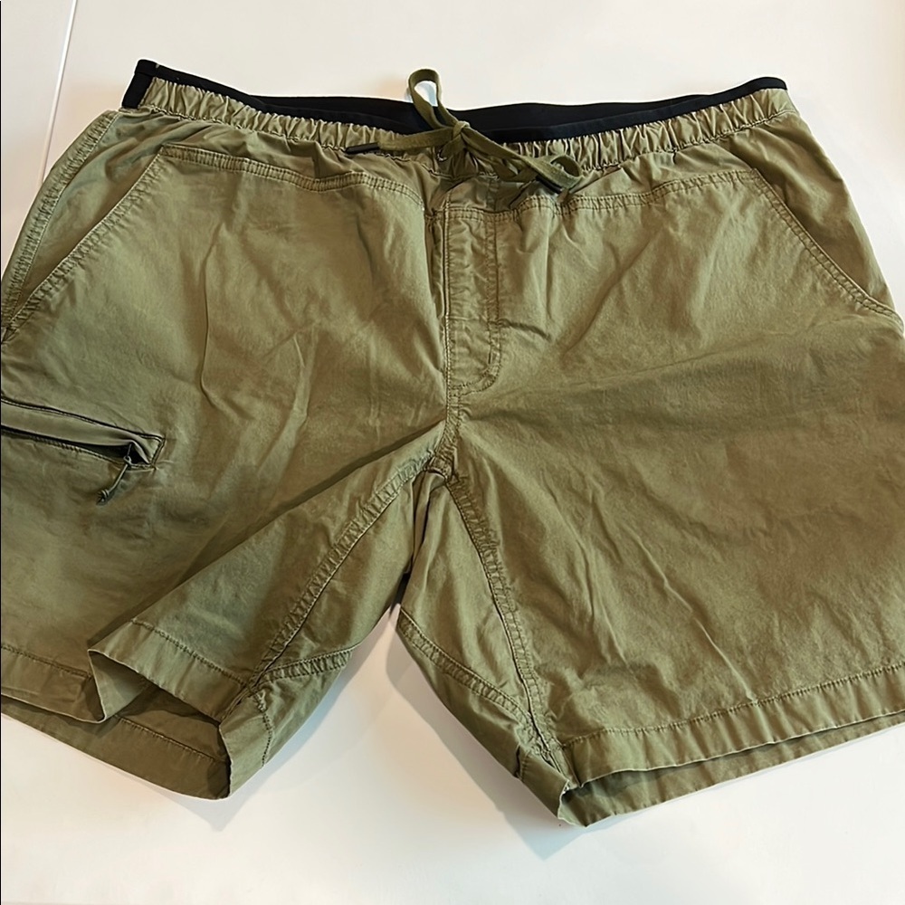 Duluth Trading Co Green Cargo Shorts with Elastic Waistband/Drawstring - 40